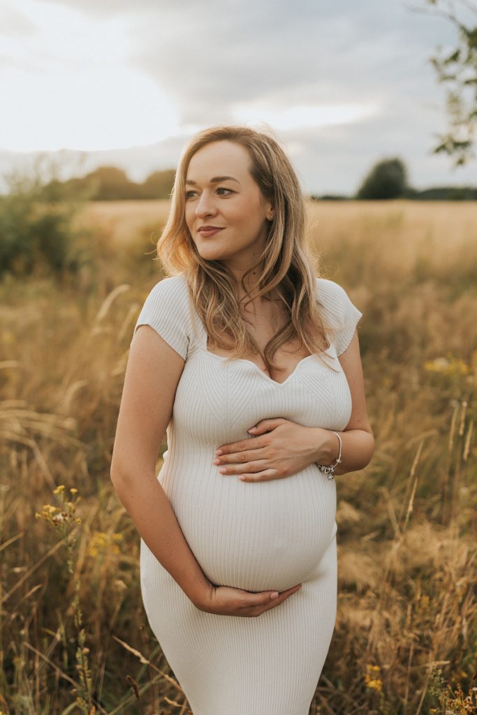 Sinnliche und wunderschöne Babybauchfotografie in Karlsruhe und Stutensee