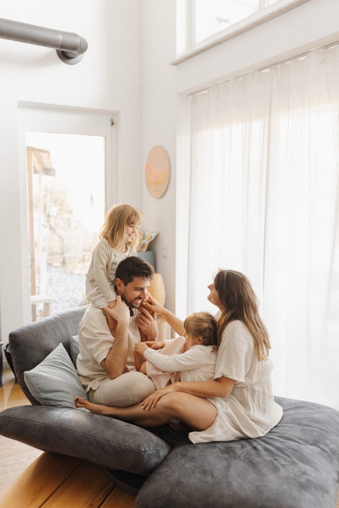 Familienfotografie im eigenen Zuhause, Family Homestory, Familienfotografin Stutensee